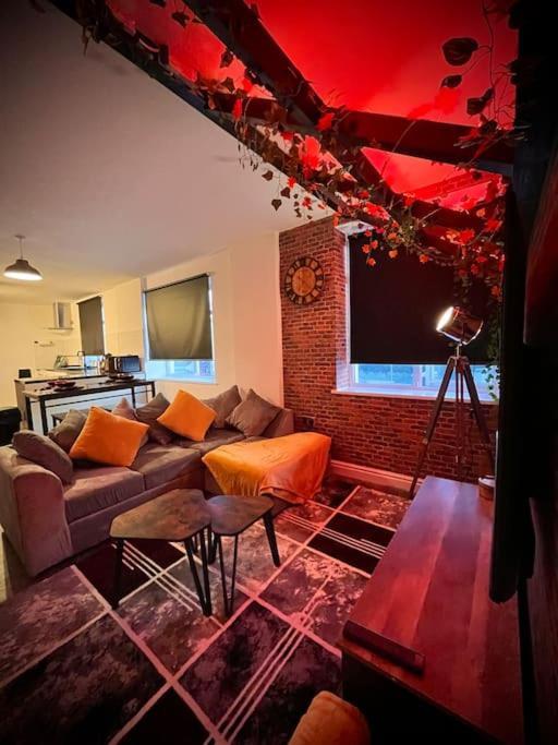 Stunning Two Bed City Centre Apartment 利兹 外观 照片