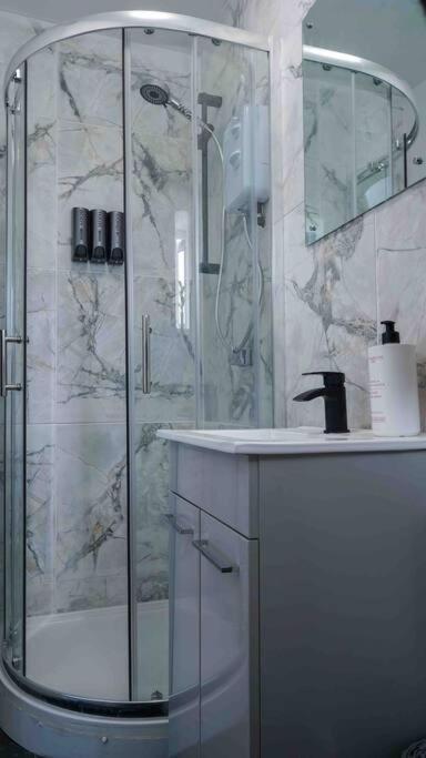 Stunning Two Bed City Centre Apartment 利兹 外观 照片