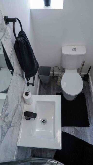 Stunning Two Bed City Centre Apartment 利兹 外观 照片