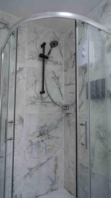 Stunning Two Bed City Centre Apartment 利兹 外观 照片